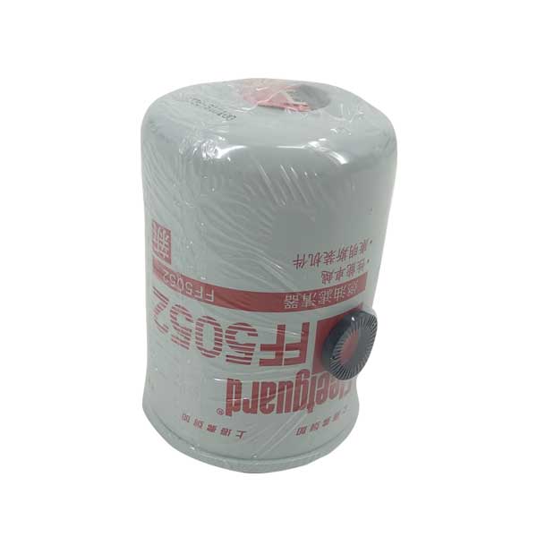 Use for Golden Dragon bus Fleetguard fuel filter FF5052